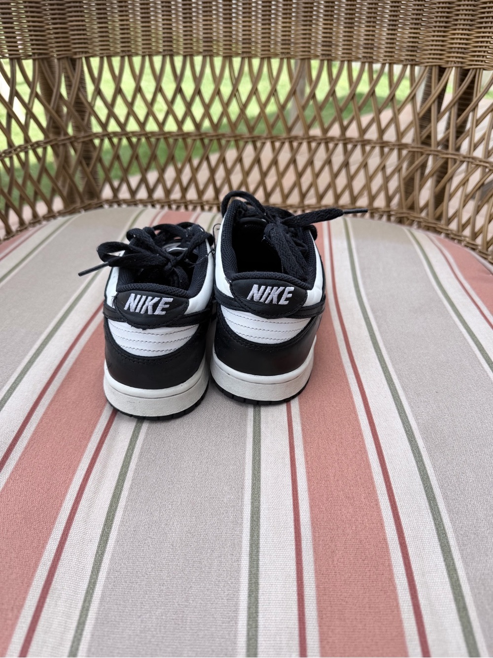 nike dunks pandas 6Y - Picture 2 of 3